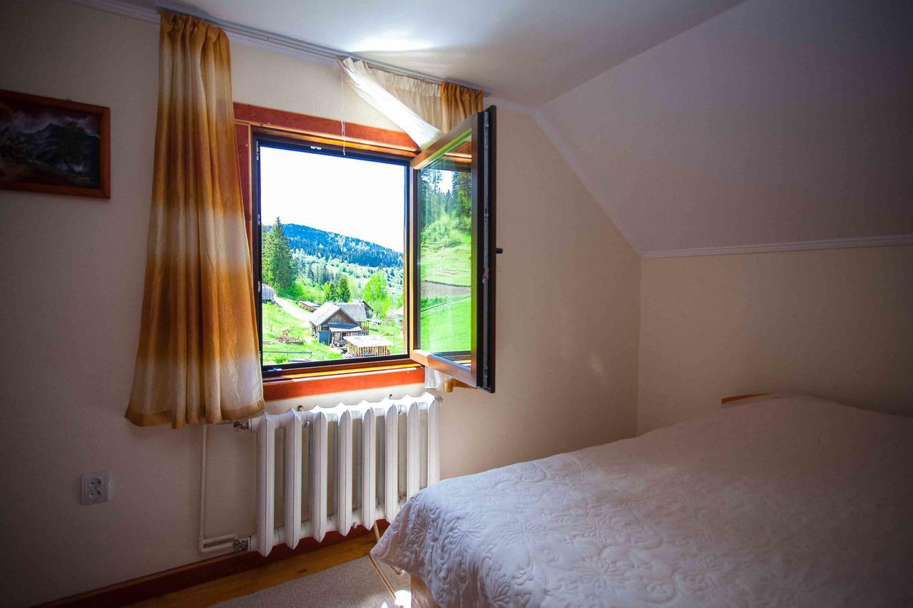 Hotel Lisoviy Zatyshok, Z Vidkrutum Litnim Baseynom Slawske Exterior foto