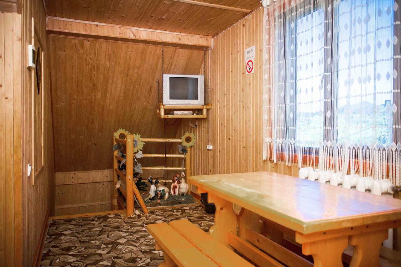 Hotel Lisoviy Zatyshok, Z Vidkrutum Litnim Baseynom Slawske Exterior foto