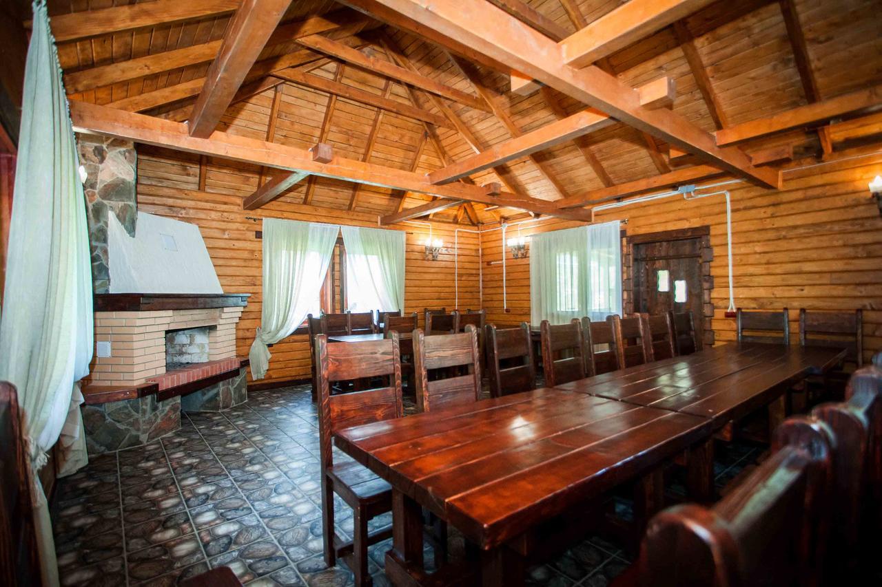 Hotel Lisoviy Zatyshok, Z Vidkrutum Litnim Baseynom Slawske Exterior foto