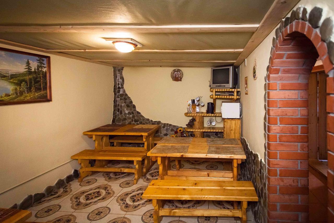Hotel Lisoviy Zatyshok, Z Vidkrutum Litnim Baseynom Slawske Exterior foto